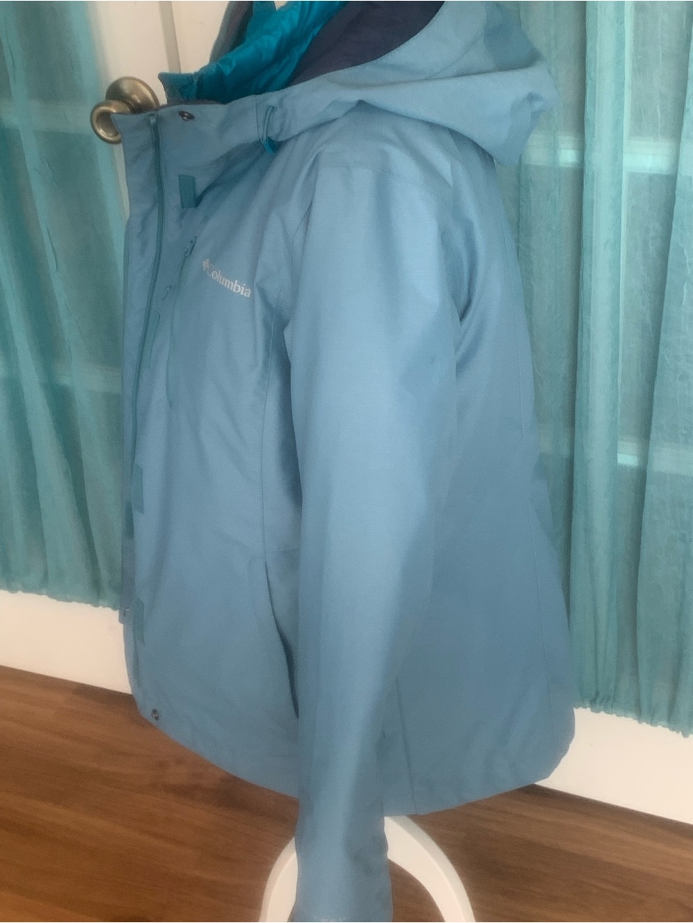 Columbia Waterproof L Jacket zip out reversible lining can be worn as puffer - Picture 6 of 13